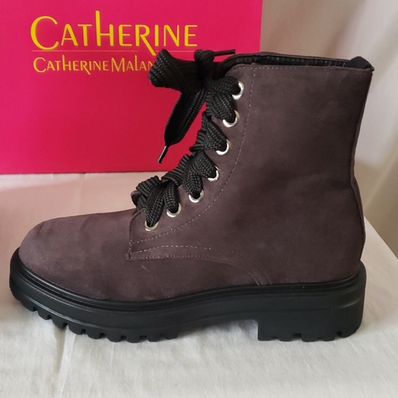 NEW Catherine Malandrino Champy Faux Suede Boot - Picture 3 of 11
